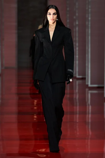 Look 1